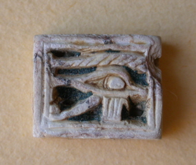 Amulet amb l'ull d'Horus de pasta vidrada